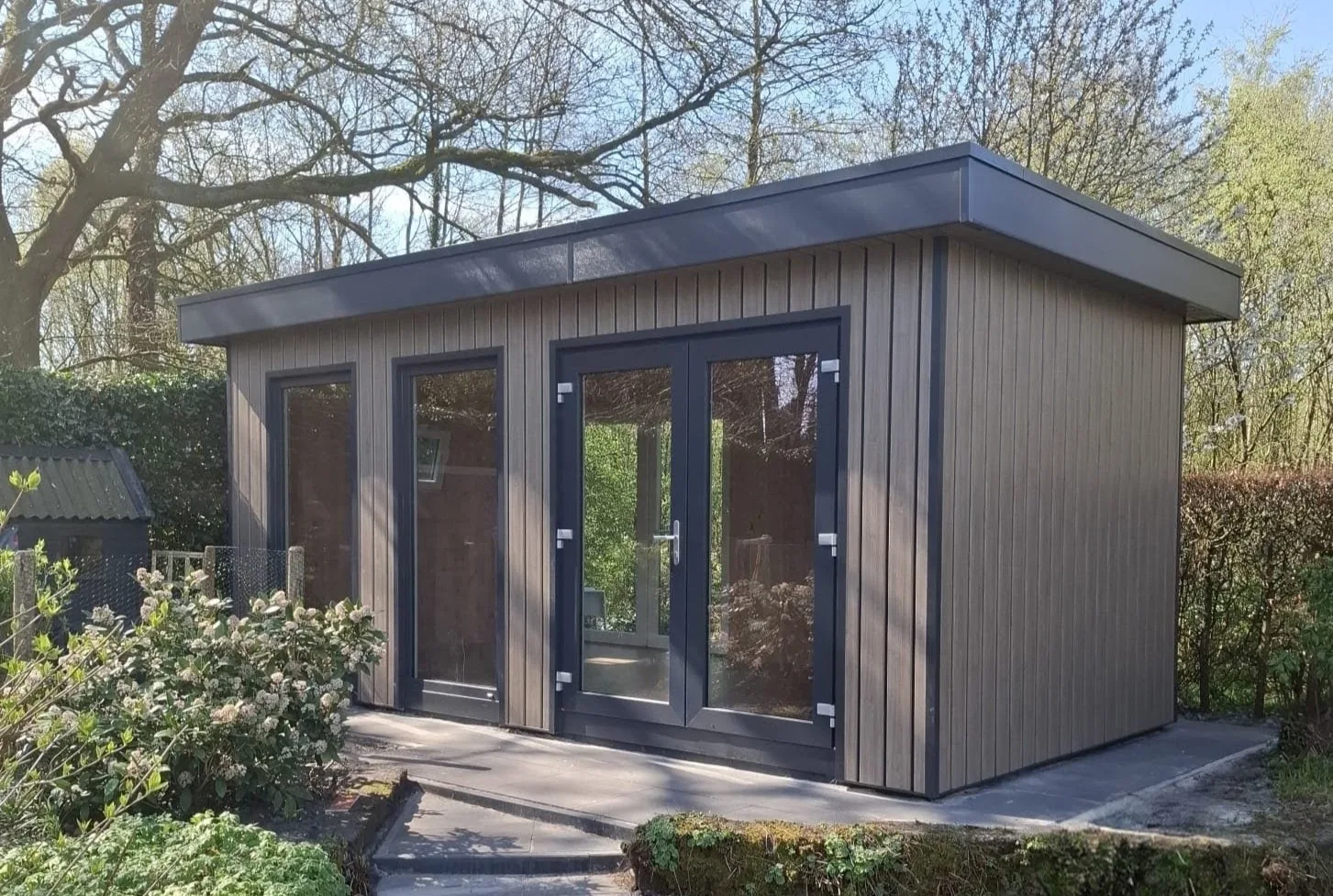 Geïsoleerde tuinkamer in Groningen in Groningen